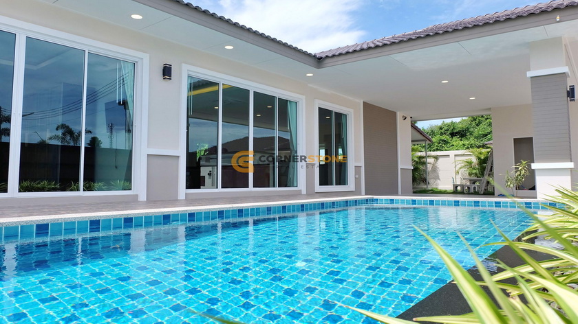 family pool villa in Garden Ville 7 Huay Yai with large land plot and private pool